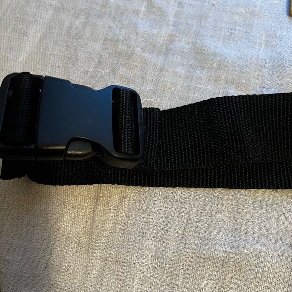 Puma fanny pack/crossbody. Black. One big pocket. Lots of room. - Picture 5 of 6